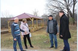 31.10.2023 В Мельниках благоустраивают сквер Памяти | Администрация муниципального округа город Партизанск Приморского края Официальный сайт