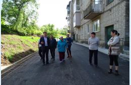 08.06.2022 Новый асфальт и детские площадки  появляются во дворах | Администрация муниципального округа город Партизанск Приморского края Официальный сайт